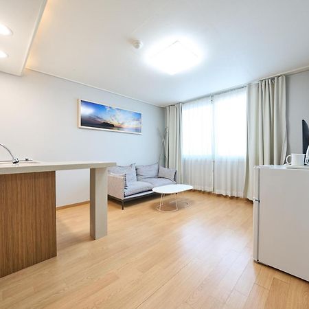 Pampas Hotel Чеджудо Экстерьер фото