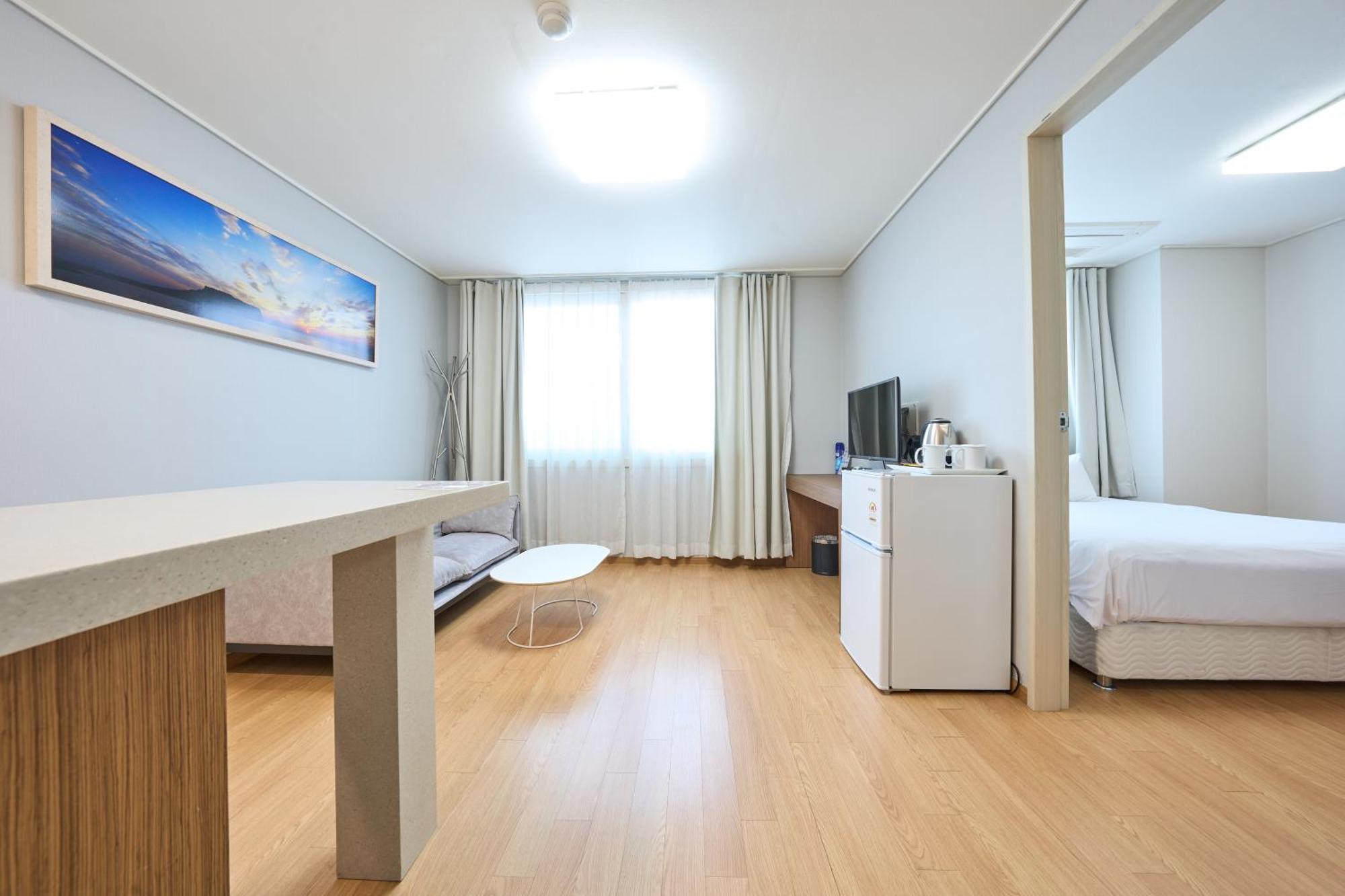 Pampas Hotel Чеджудо Экстерьер фото