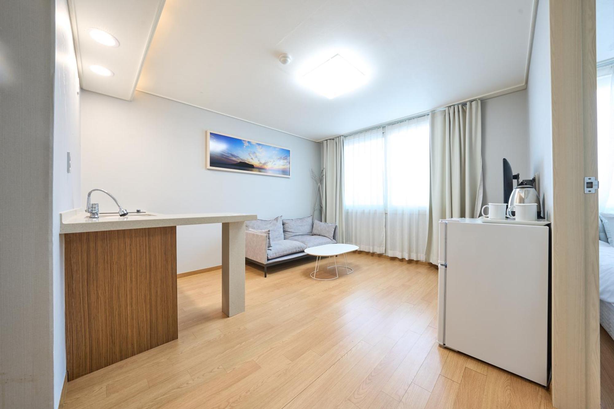 Pampas Hotel Чеджудо Экстерьер фото